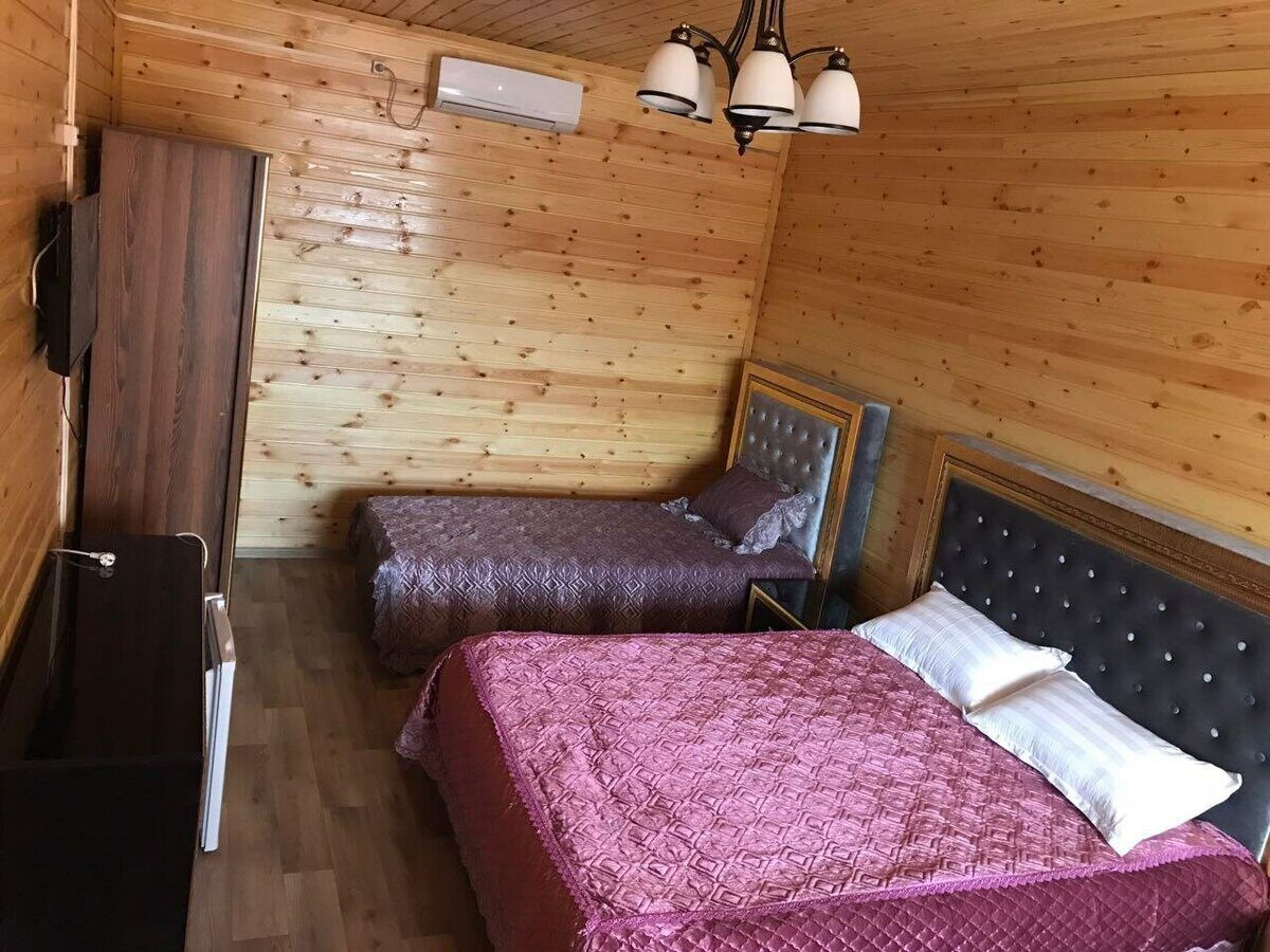 08cf0499-c81c-4b05-a182-039a752962ac_1